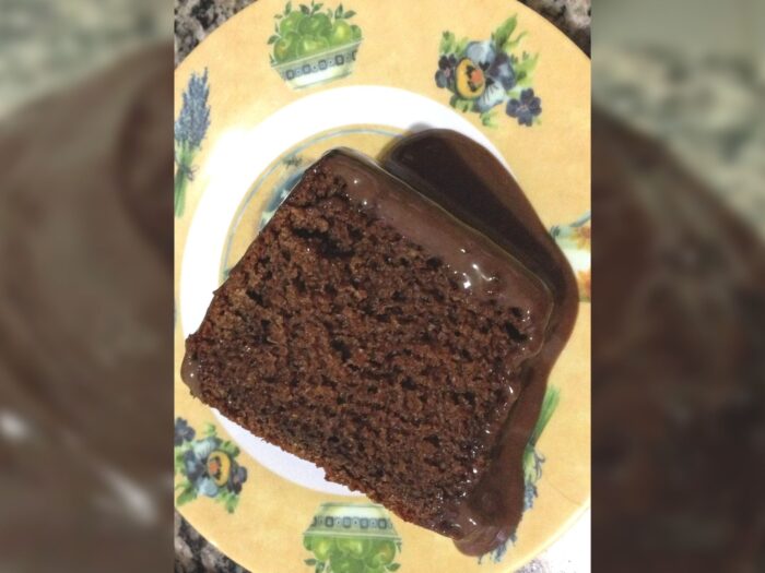 Bolo de Chocolate com Cobertura e Recheio de Chocolate Amanteigado